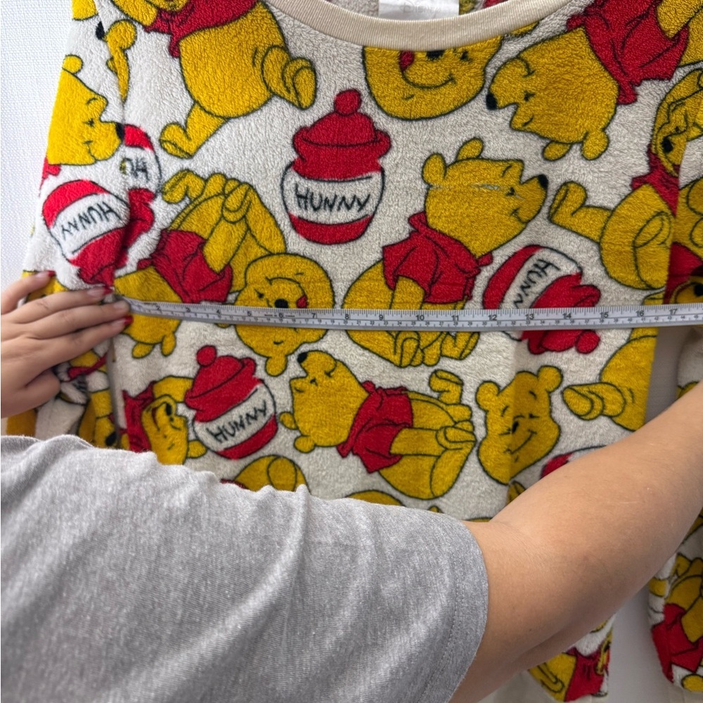 Disney Women's Winnie the Pooh Sweater - Yellow and Red size M - Picture 4 of 7